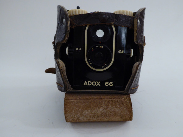 ADOX 66 mit Tasche